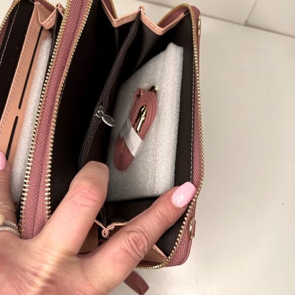 NWT Dusty Rose Hand crafted 12 Card Slot Large Capacity Crossbody Handbag - Picture 3 of 7